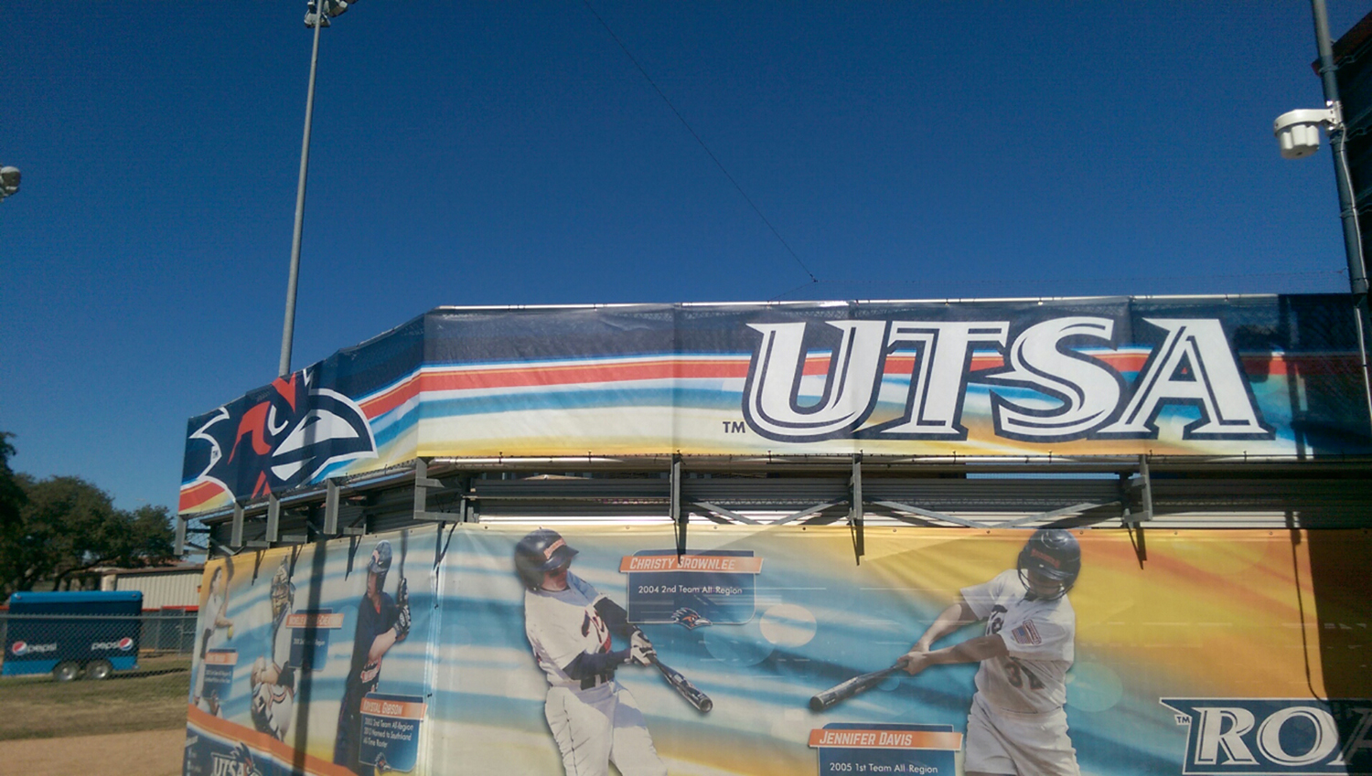 utsa-softball-mesh-fence-banner
