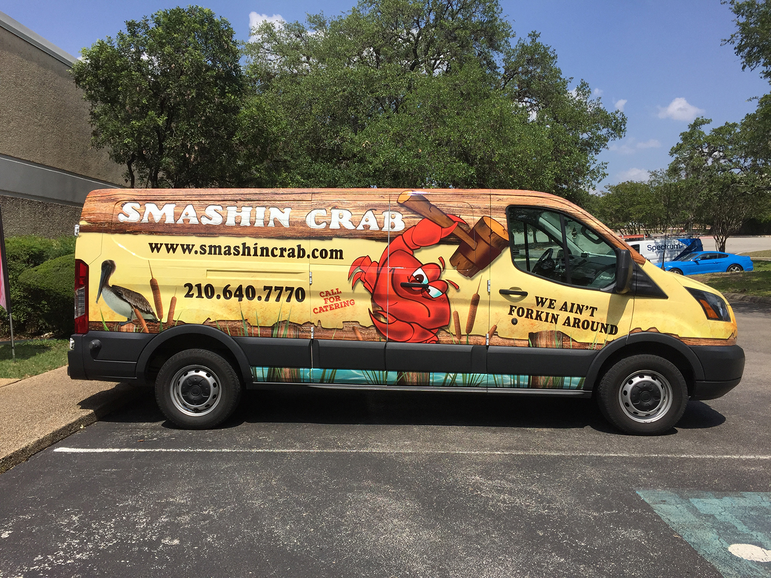 vehicle-car-wraps-graphics-crab-van