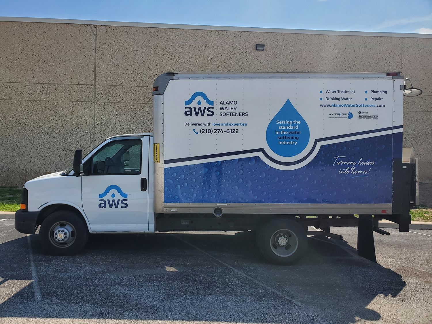 vehicle-car-wraps-graphics-water-box-truck